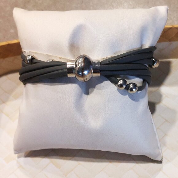 Women's 8 Strips Grey Leather Magnetic Bracelet w/Pearls/Silver/Rhinestones - Picture 4 of 9
